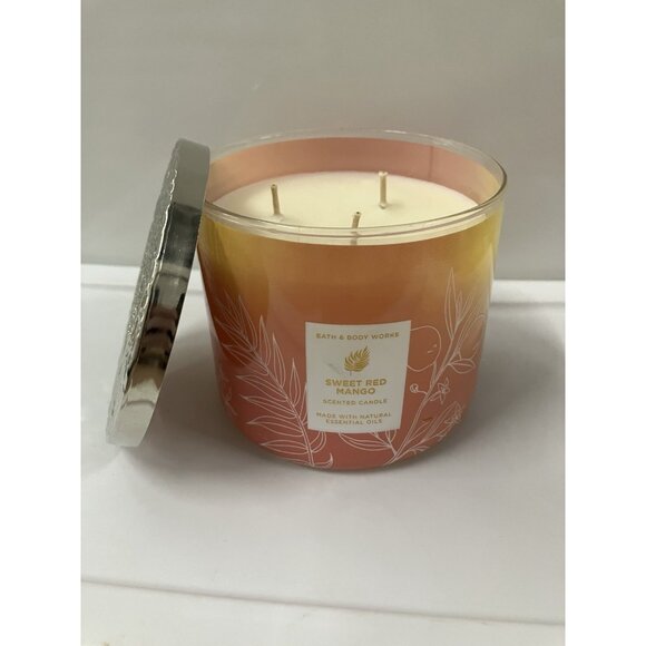 BATH & BODY WORKS 3 WICK CANDLE SWEET RED MANGO - Picture 2 of 4